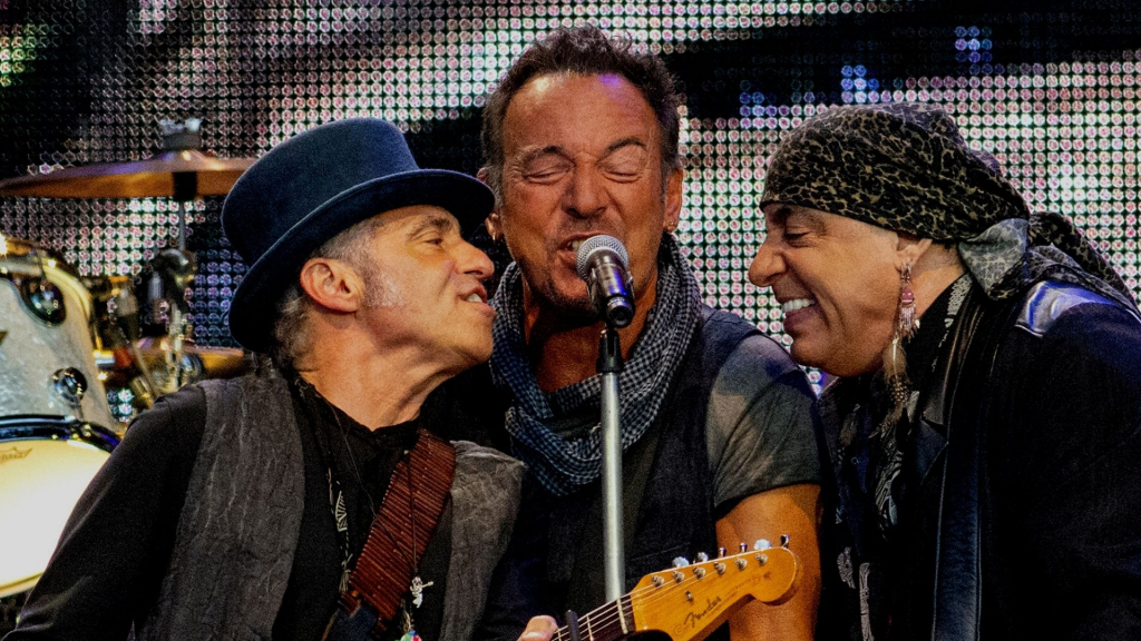 Fotoutställning i The Gallery: 30 år - Med blicken mot micken, 1991-2021