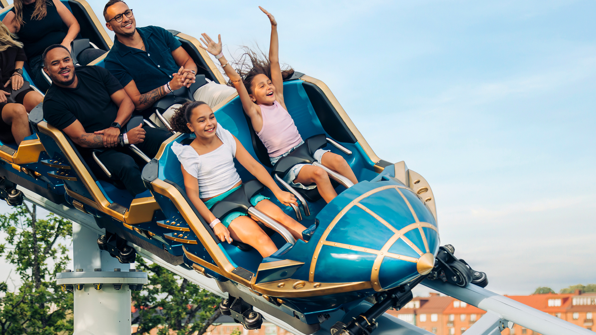 Bo mitt emot Liseberg