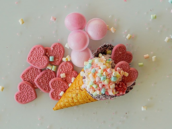 Familj som äter på Corner